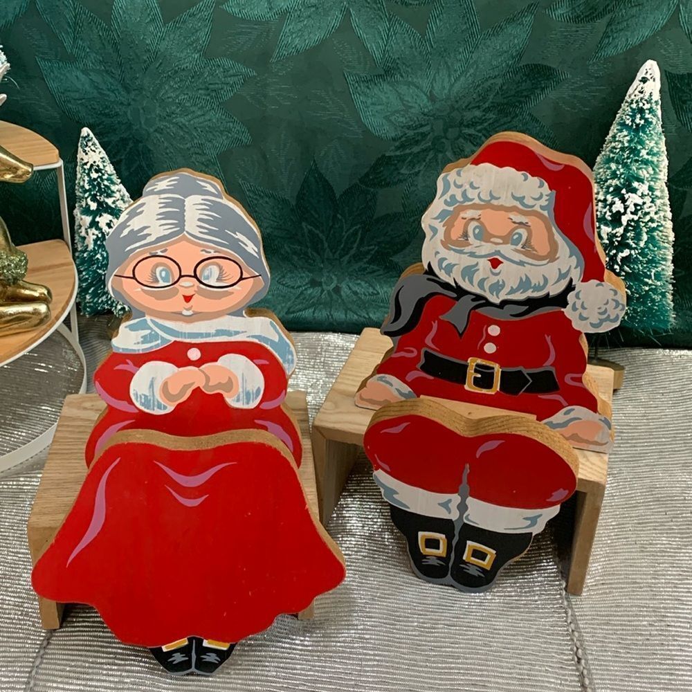 Vintage Festive Wooden Santa and Mrs‎ Claus
Shelf Sitters Christmas Decor